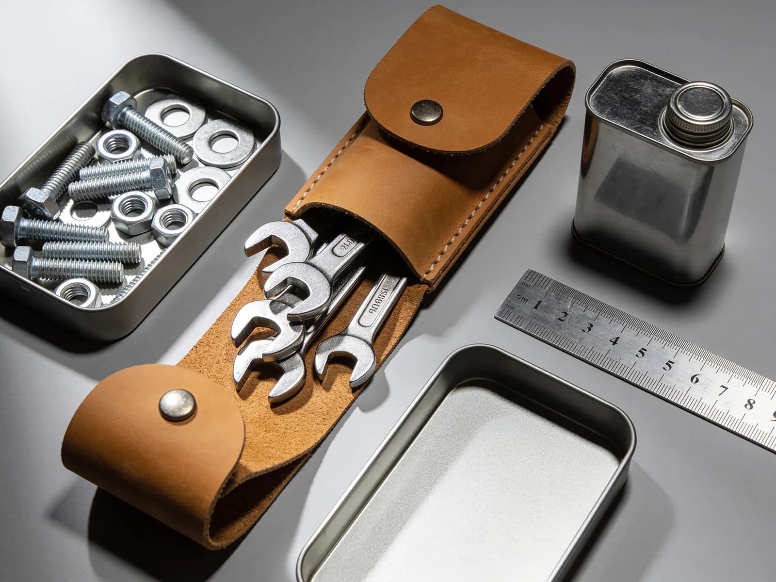 Bench Starter Kit — Wrenches, roll, rule, tray, bolts and oil
