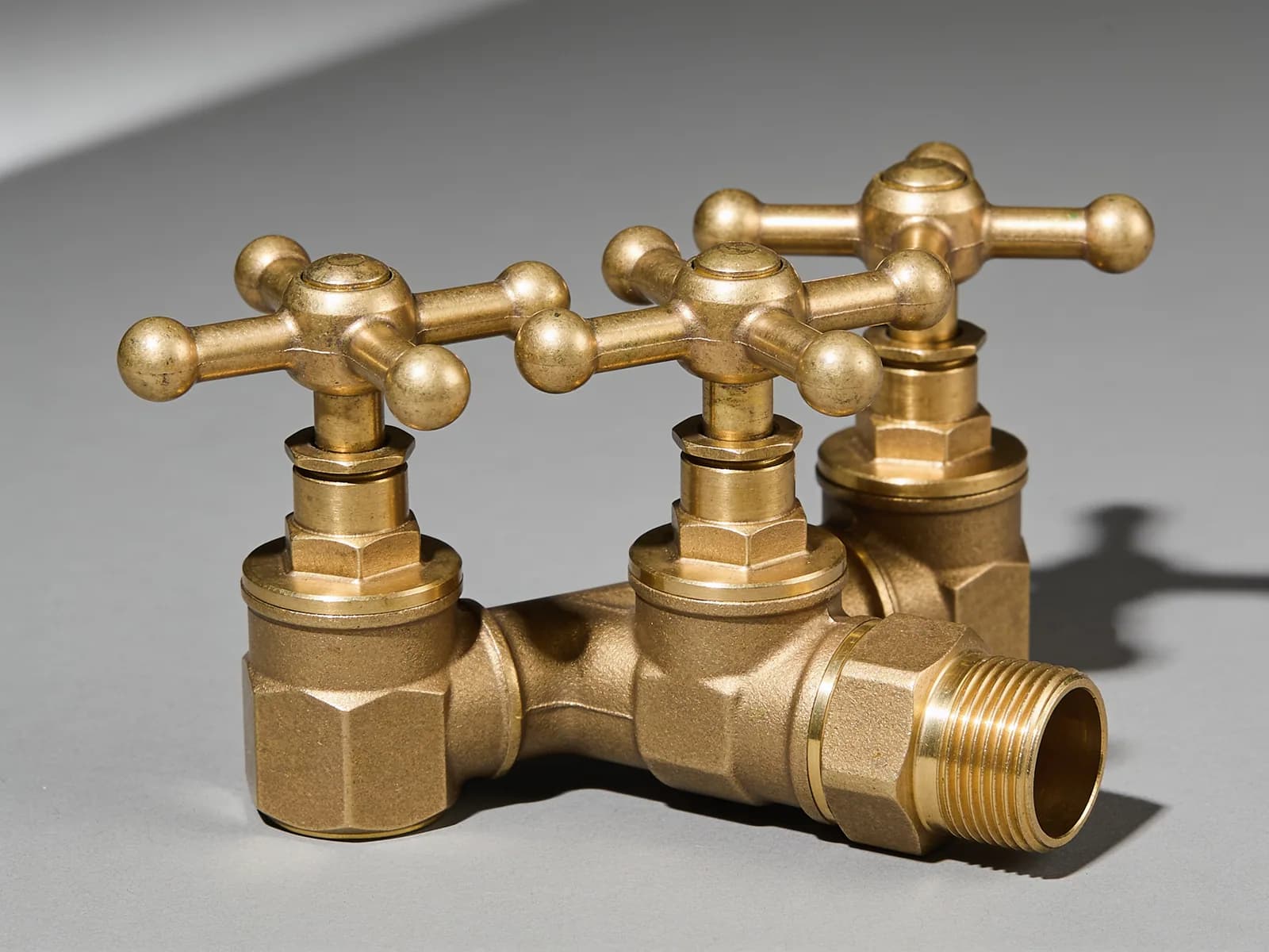 Brass Hose Bib — Solid brass, 3/4" outlet, four-arm handle