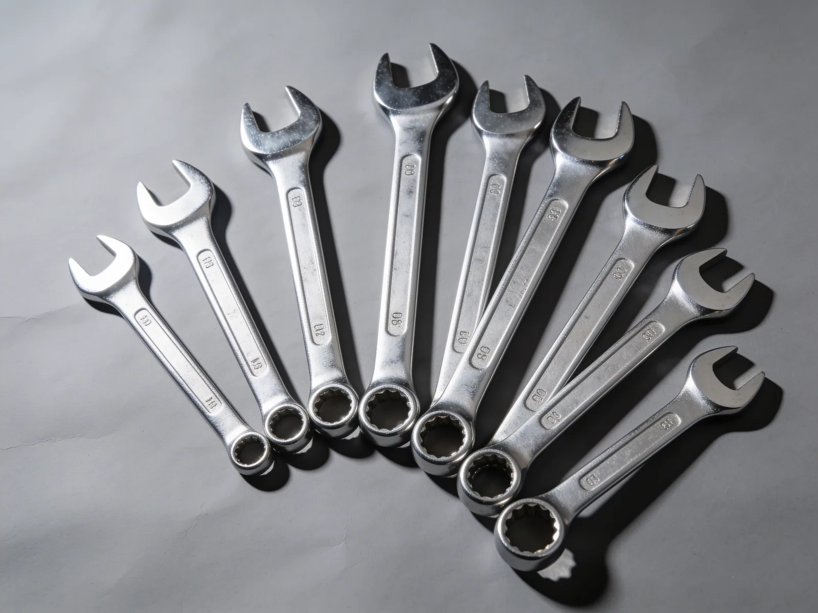 Combination Wrench Set — Forged chrome-vanadium, 8 pieces, 8–19 mm
